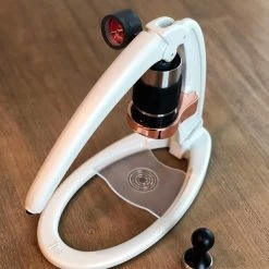 Flair Espresso Maker Signature With Pressure Gauge Kit - White 5 Flair Espresso Maker Signature With Pressure Gauge Kit - White